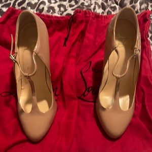 Louboutin Tan T-Strap closed toe pump US SIZE 8 EURO 38 USED!! SEE PHOTOS